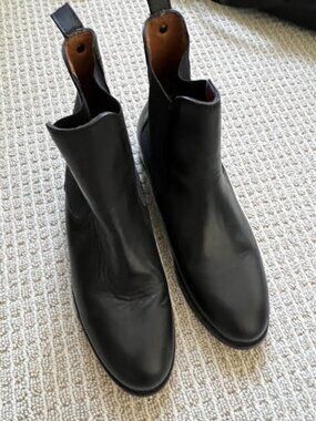 Chic Frye Chelsea Boots Black Leather Ankle Boot